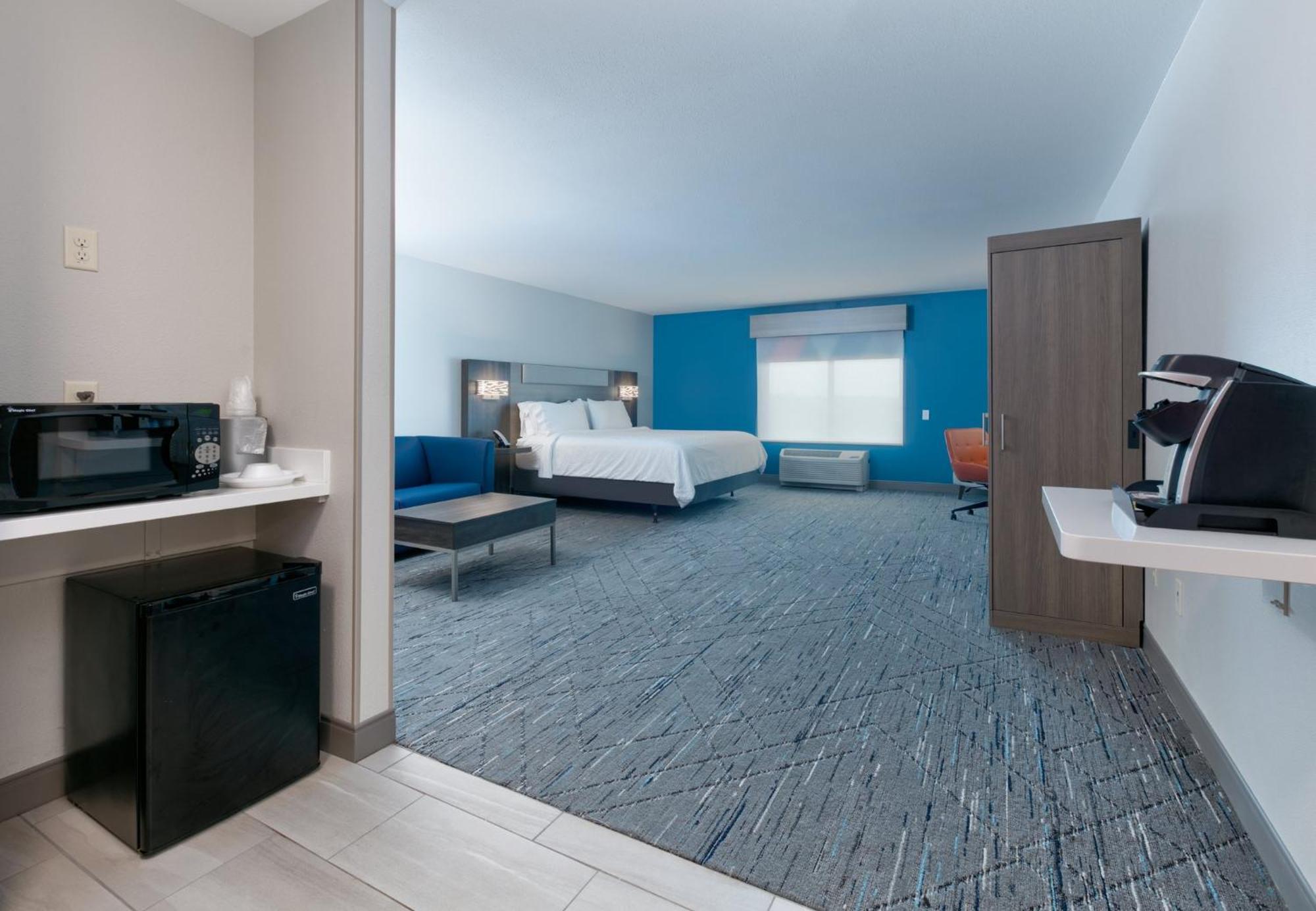 Hotel Express & By Ihg 2*