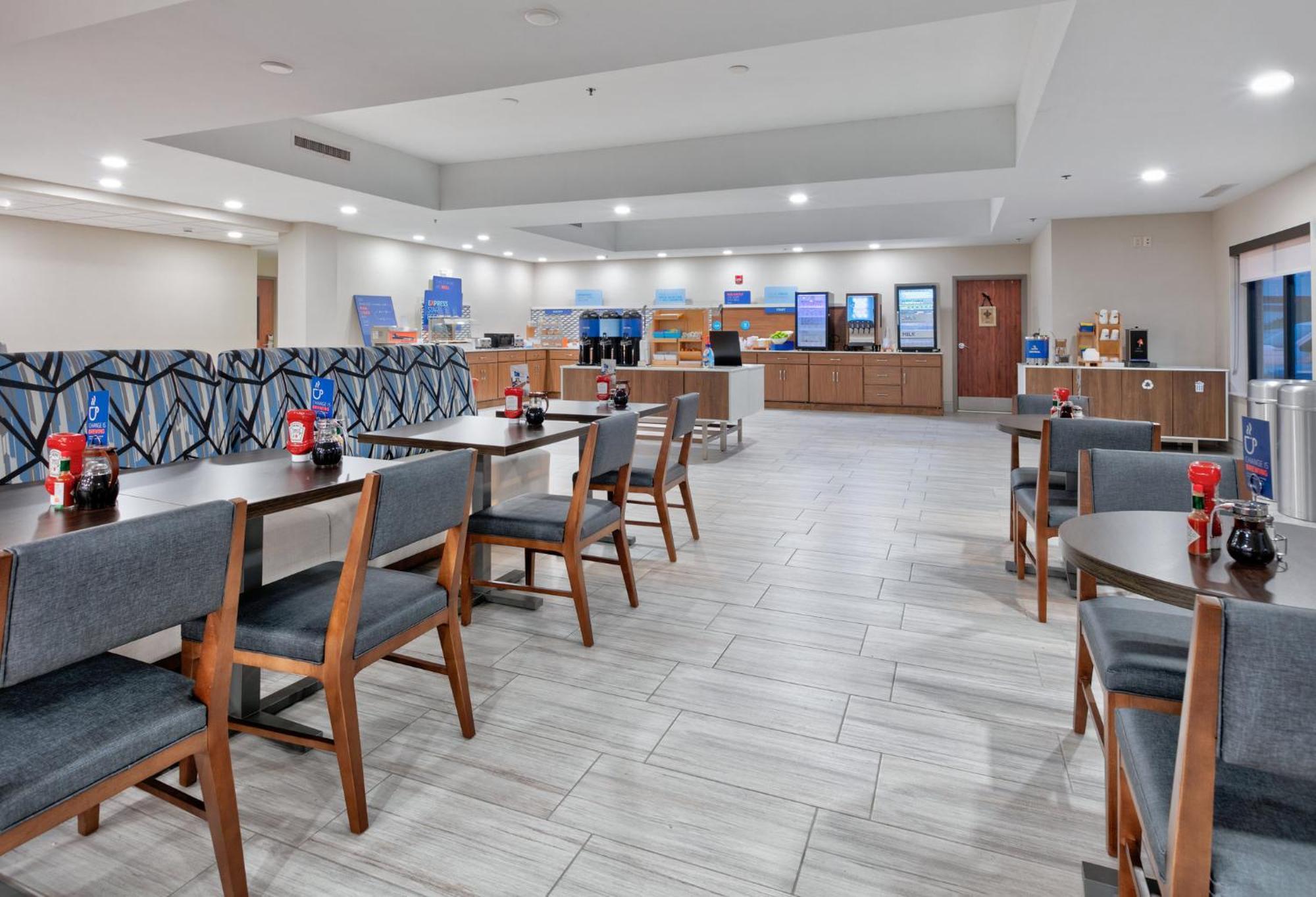 Express & By Ihg Hotel Shakopee