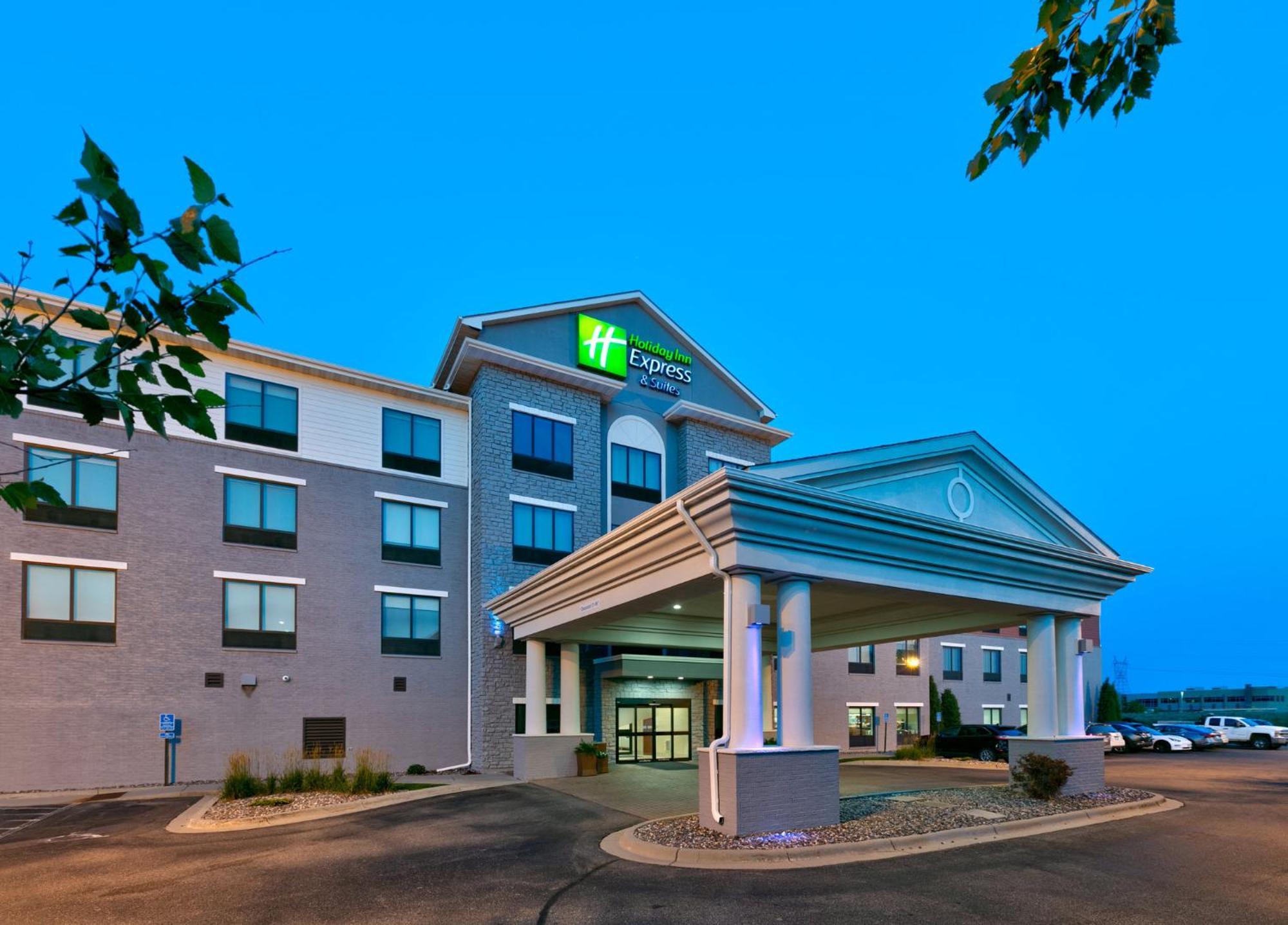 Express & By Ihg Hotel Shakopee