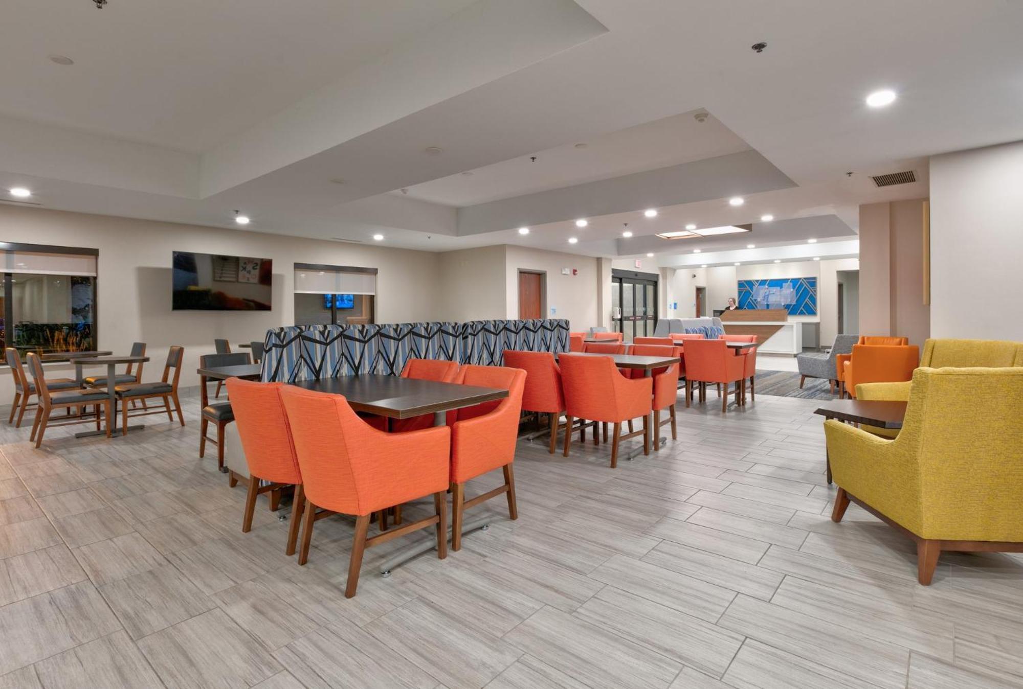 Express & By Ihg Shakopee